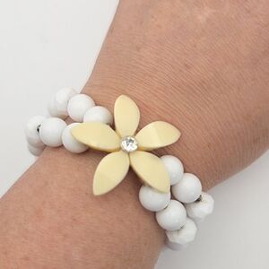 Vintage Beaded Flower Stretch Bracelet